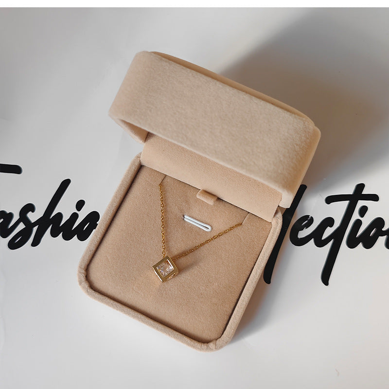 Caja de terciopelo para joyas y collares