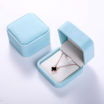 Caja de terciopelo para joyas y collares