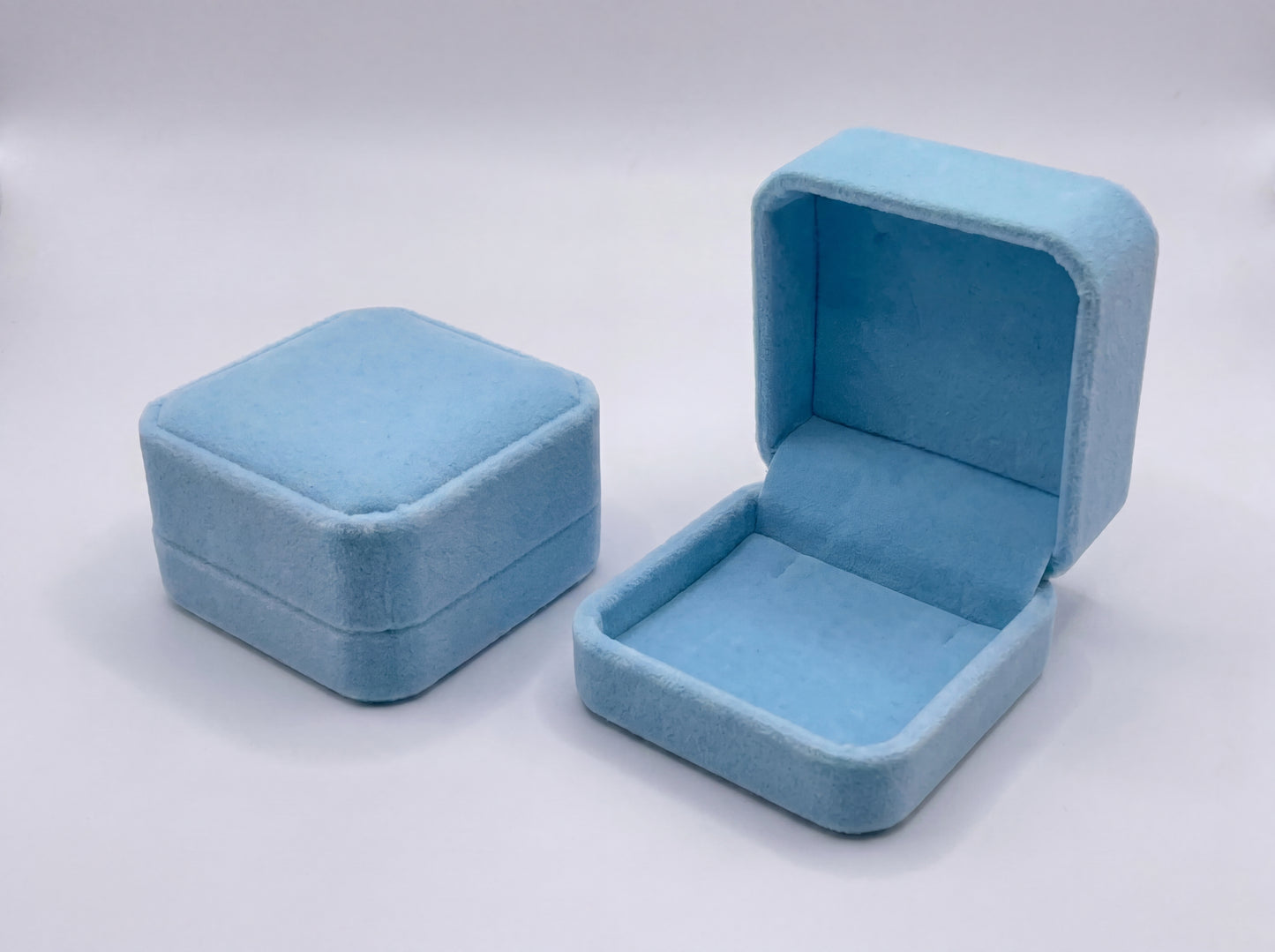 Caja de terciopelo para collar